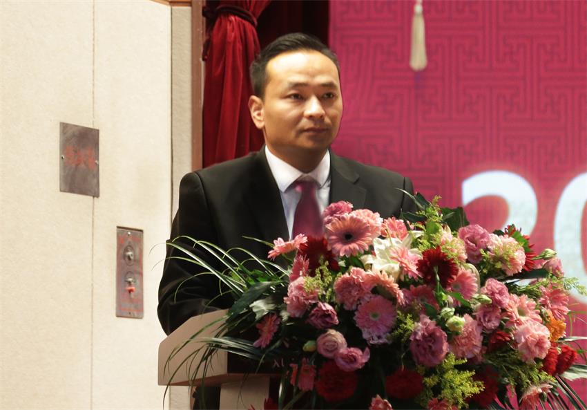 集团副总、纪委副书记张成彪同志作BBVapp最新版下载“关于2018年违纪违规及重大事故责任单位的通报及处理决定”